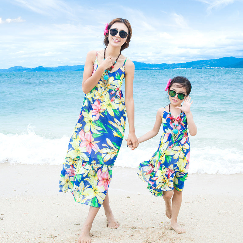 Robe de plage chiffon bretelles fleurs bleues pour mere et fille
