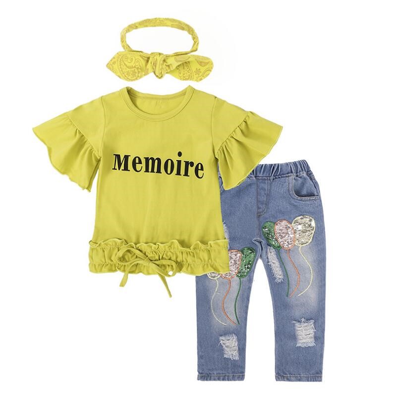 Ensemble jeans t-shirt jaune à motifs lettre fille.