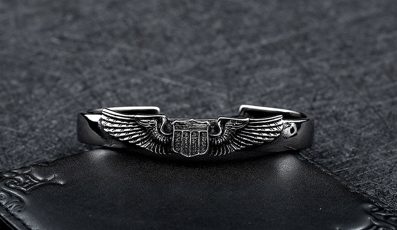 Bracelet badge Tigre Volant Force Aérienne Seconde Guerre mondiale, acier titane.