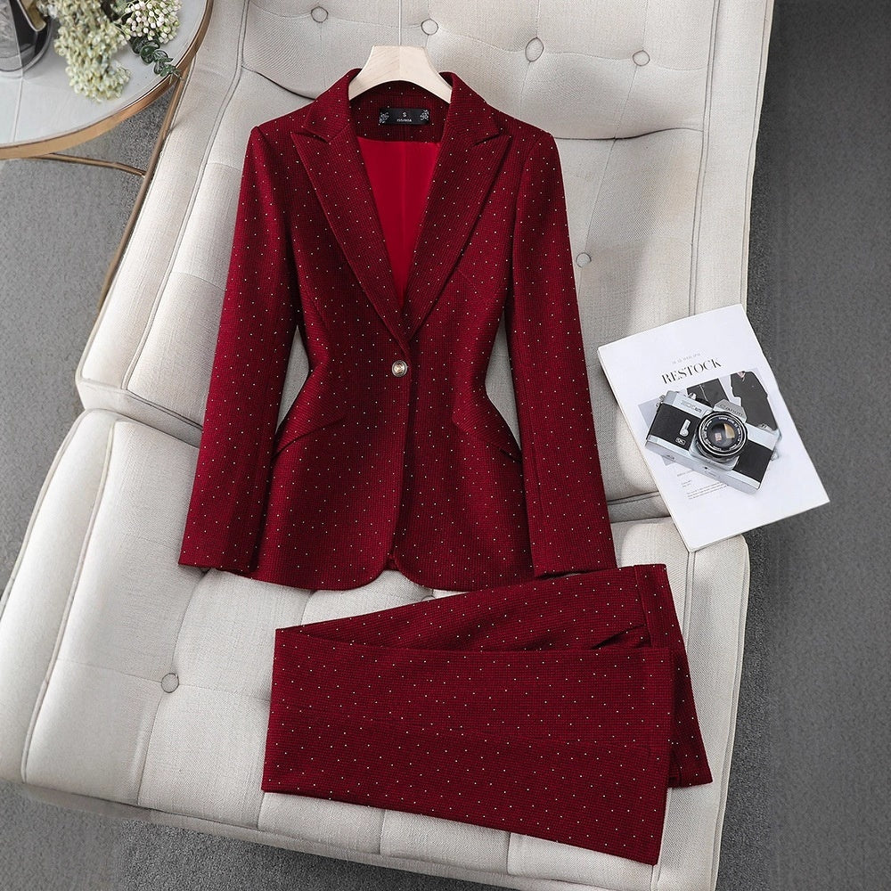Costume blazer strass femme gris/rouge/café – pantalon court chic affaires
