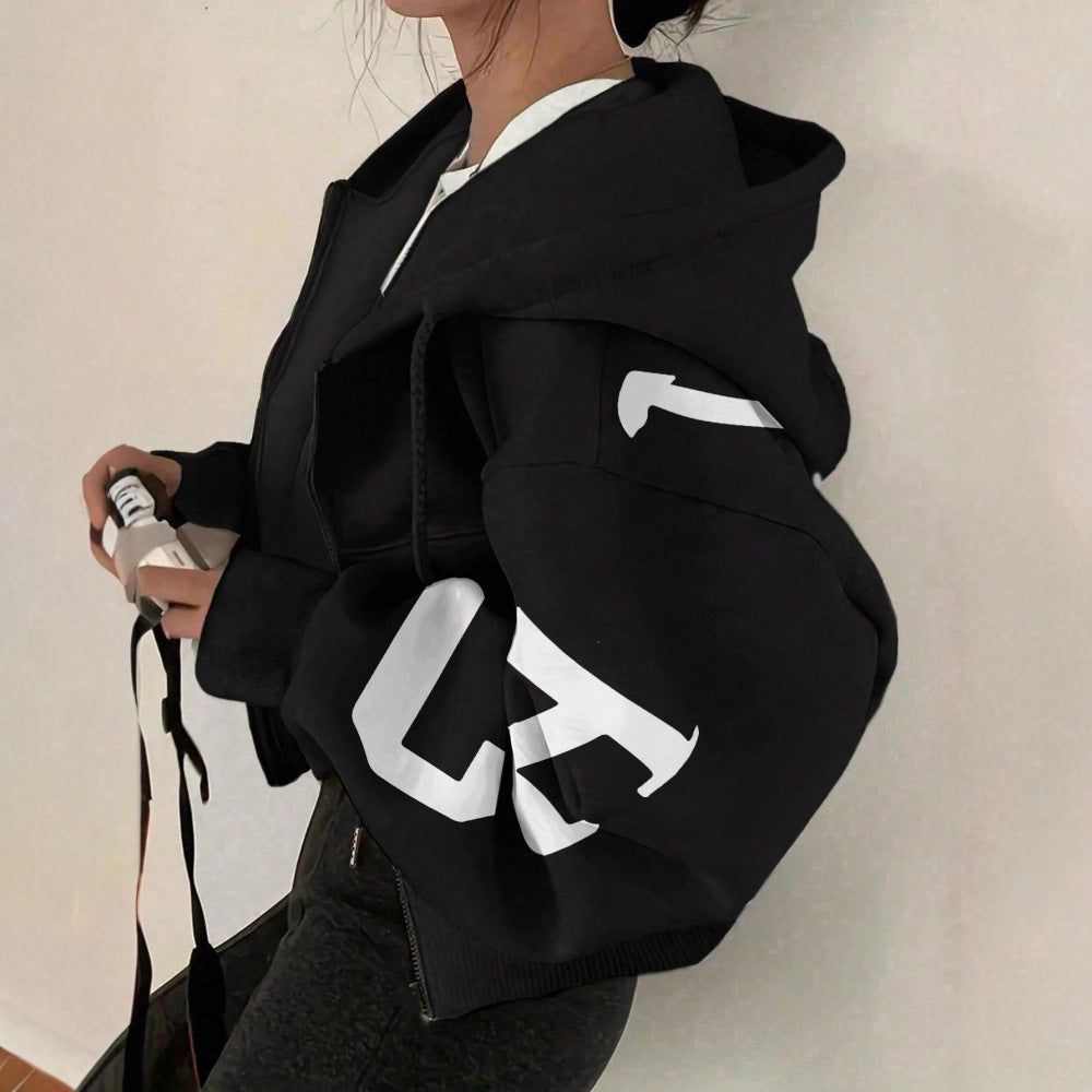 Sudadera casual con cremallera y mangas largas estampada, estilo relajado y moderno.
