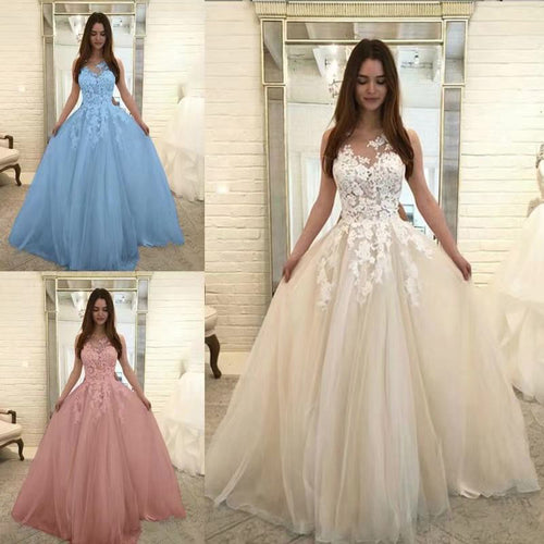 Robe de mariée sans manches en dentelle fleurie – élégante, coupe ajustée