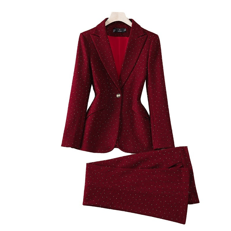 Costume blazer strass femme gris/rouge/café – pantalon court chic affaires