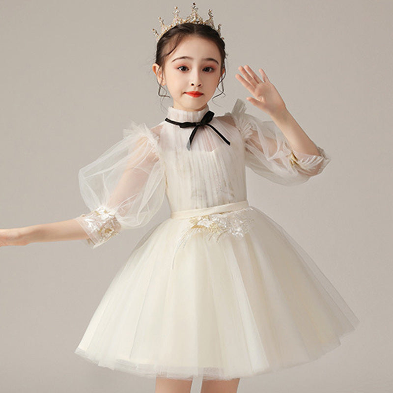 Robe de mariée en dentelle pour enfant
