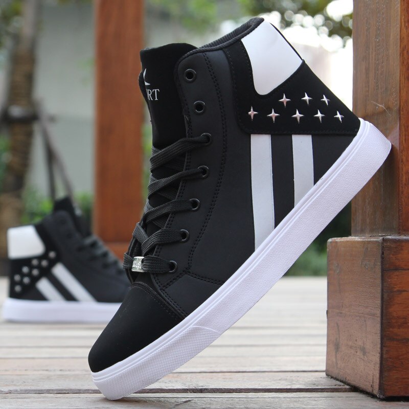 Baskets sportives montantes au look décontracté