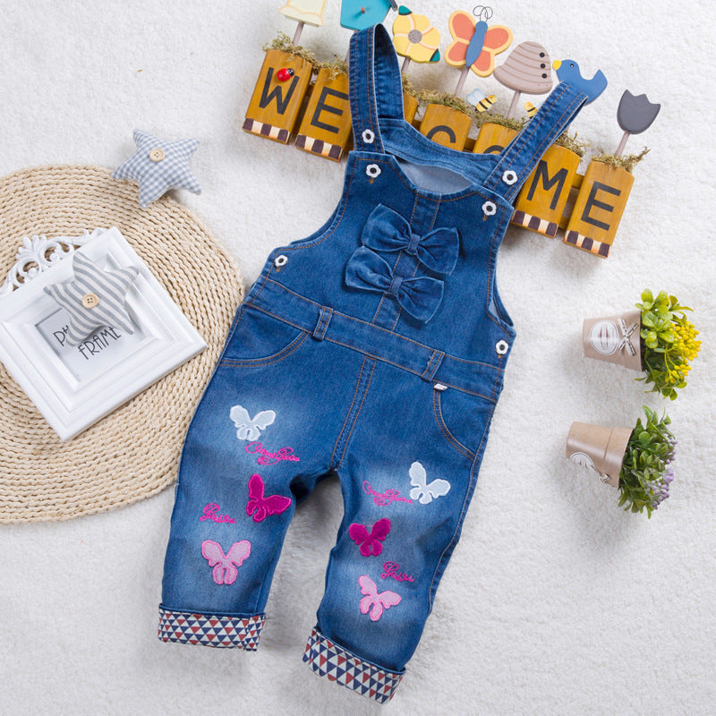 Salopettes denim unies pour petits garçons et filles.