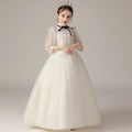 Robe de mariée en dentelle pour enfant
