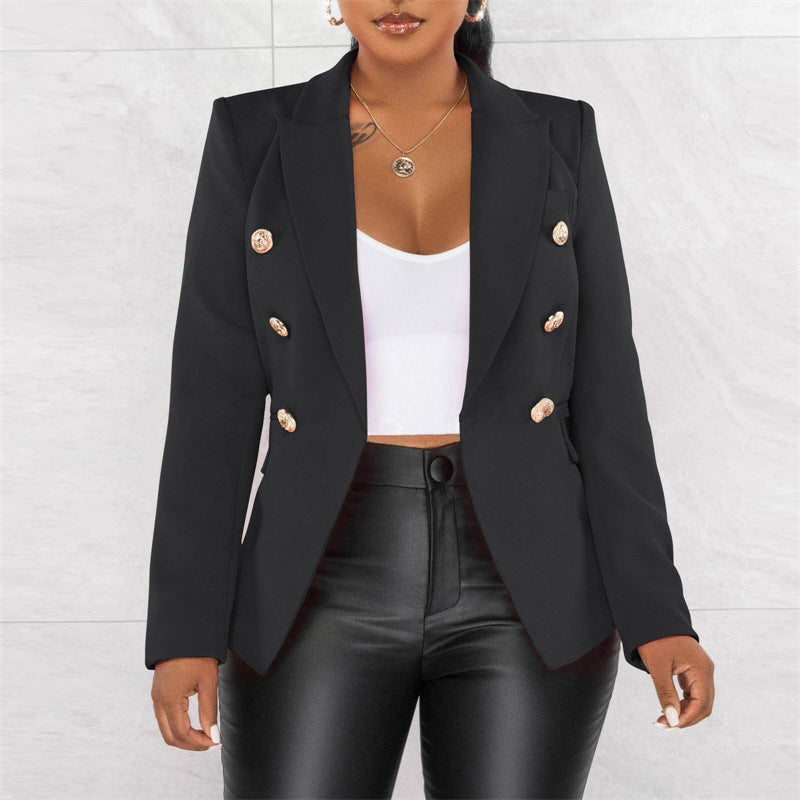 Veste tailleur petite taille femme moderne et flatteuse.