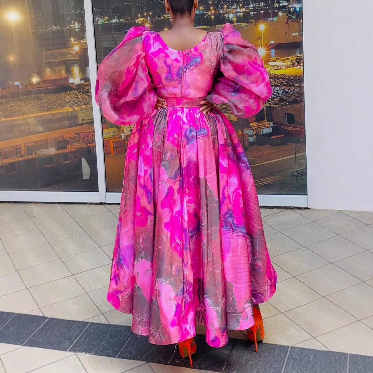 Robe chic imprimée commuting, accents nœuds raffinés