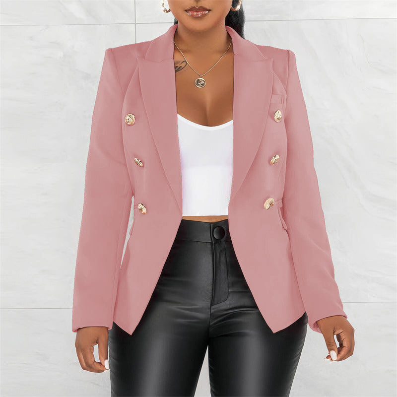 Veste tailleur petite taille femme moderne et flatteuse.