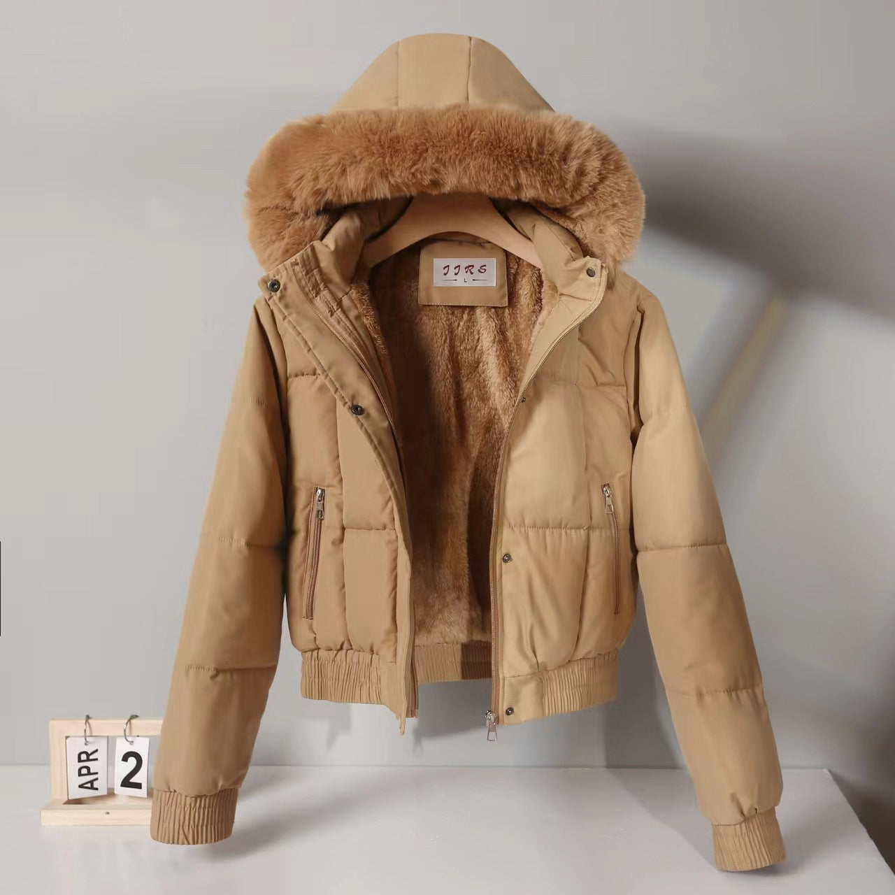 Parka courte femme rembourrée coton, style coréen Hong Kong hivernal.