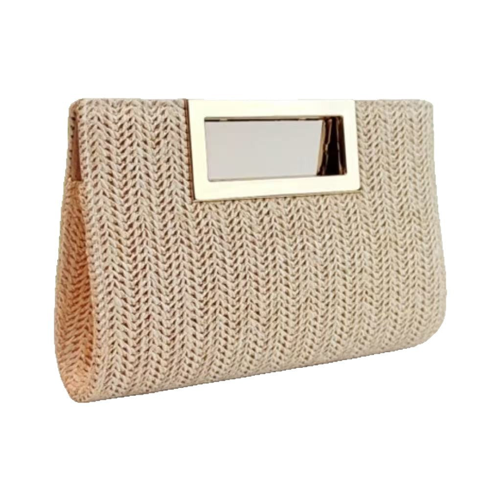 Nouveau sac clutch chaîne woven pour femmes stylées.