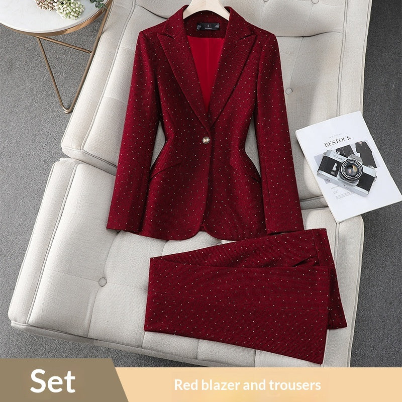 Costume blazer strass femme gris/rouge/café – pantalon court chic affaires