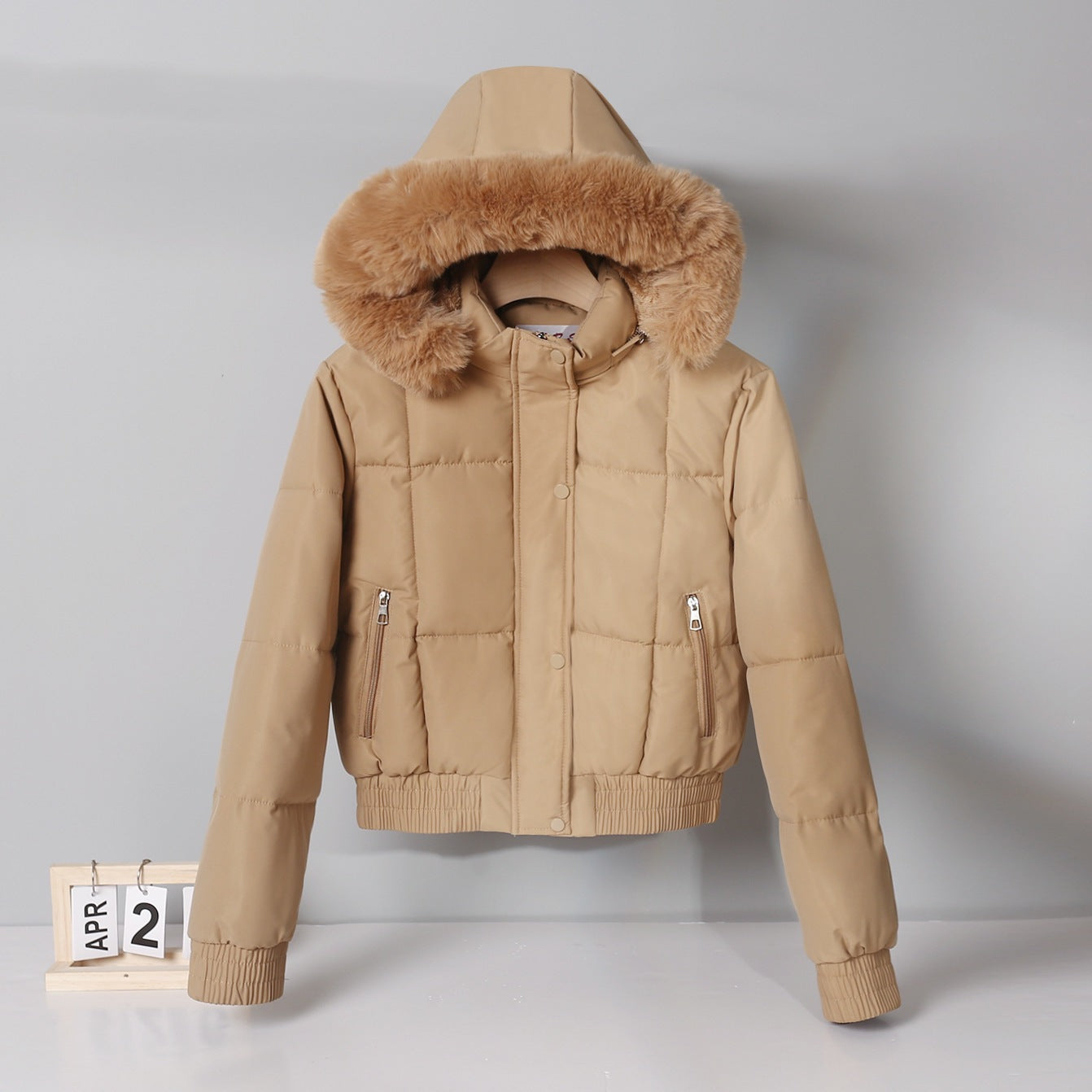 Parka courte femme rembourrée coton, style coréen Hong Kong hivernal.