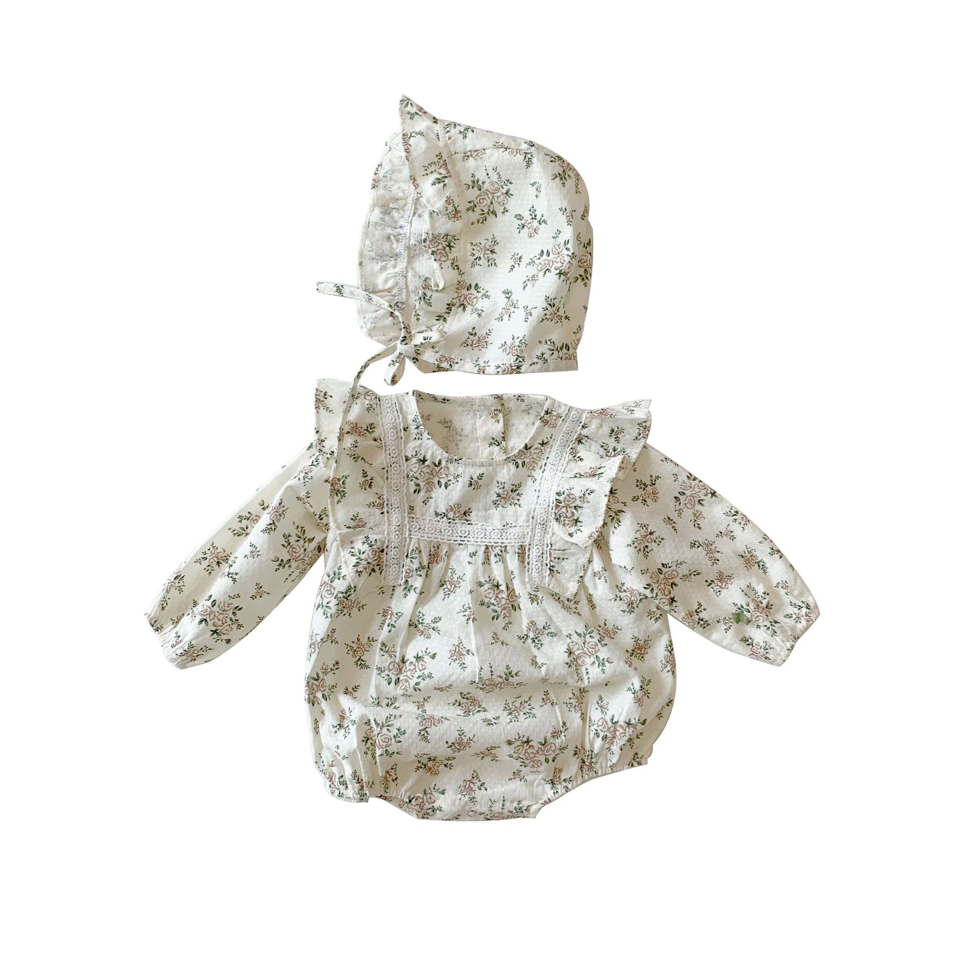 Grenouillère bébé fille à manches longues fleurie blanche – coton, avec bonnet