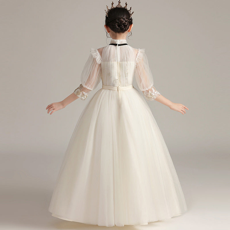Robe de mariée en dentelle pour enfant