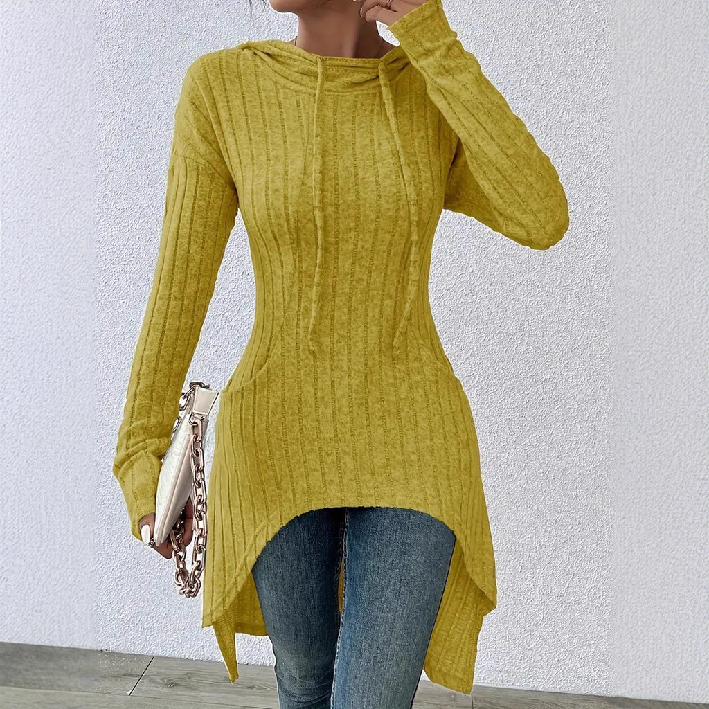 Vroue middellang kapuutsweater met onreëlmatige sny en trekkoord.