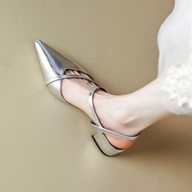Sandales femmes bout pointu fermé talon bas – style coréen rouge/argent