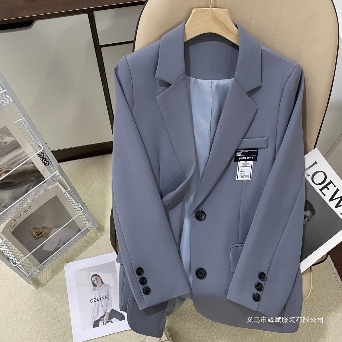 Blazer texturé gris-bleu femme, style designer streetwear viral.