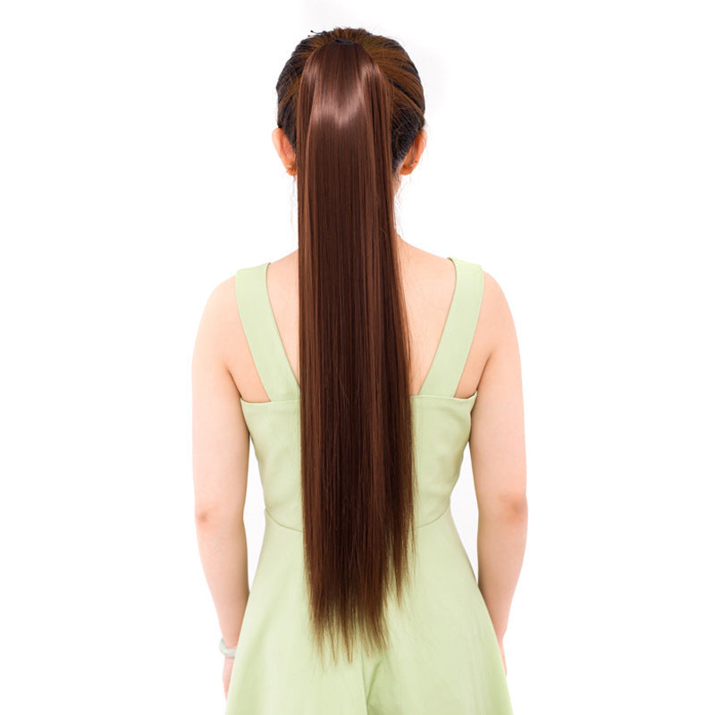 Queue de cheval longue lisse effet soie – perruque lace-up naturelle