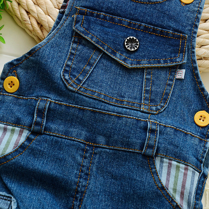 Salopettes denim unies pour petits garçons et filles.