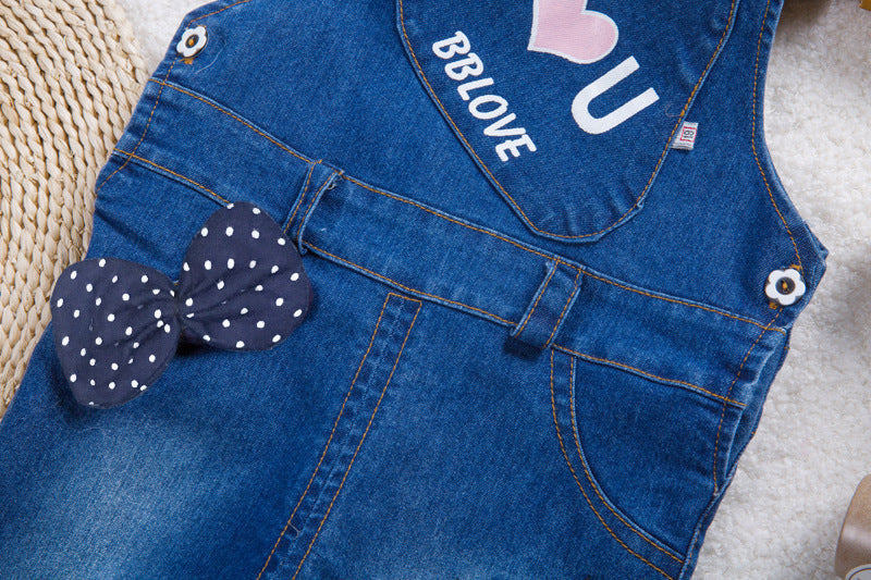 Salopettes denim unies pour petits garçons et filles.