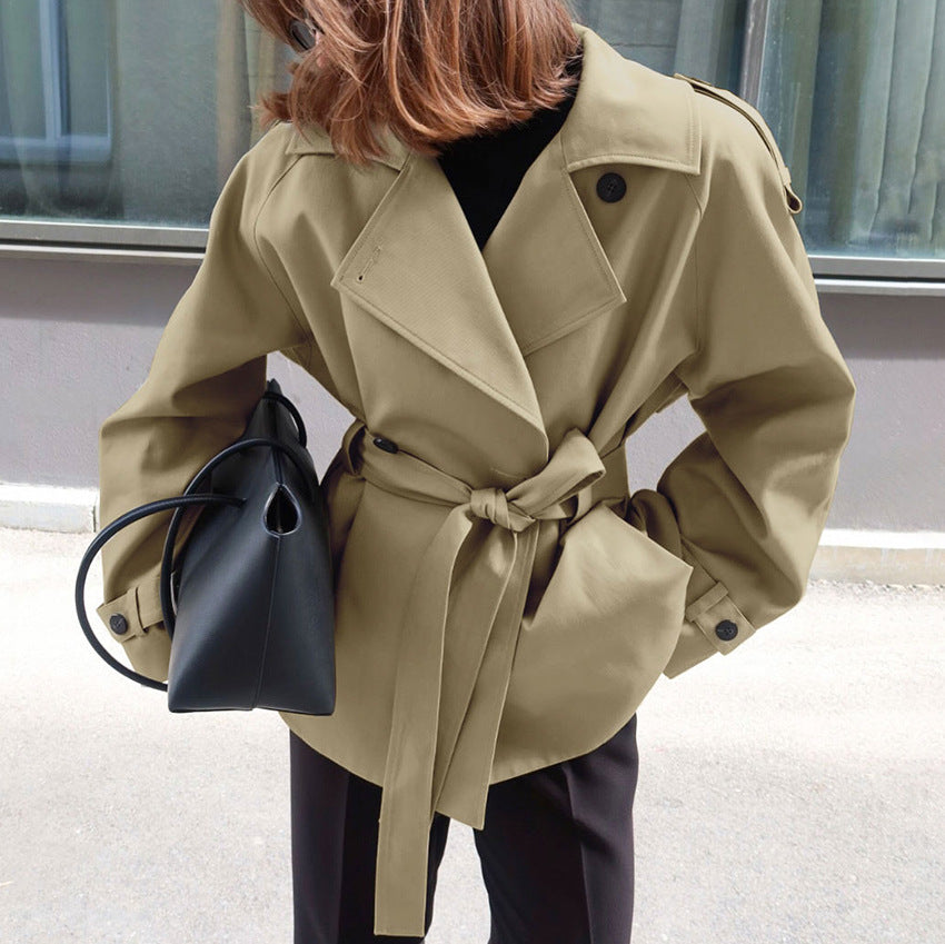 MANTEAU TRENCH REVERS FEMME CEINTURÉ – LIGNE FLUIDE CHIC ÉLÉGANT URBAIN