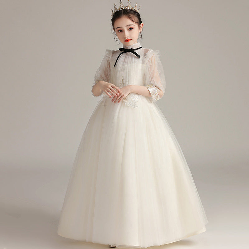 Robe de mariée en dentelle pour enfant